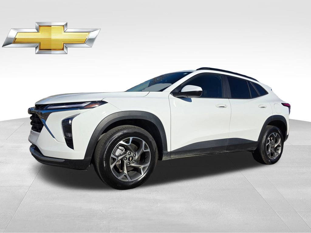 Certified 2025 Chevrolet Trax LT w/ LT Convenience Package image 2