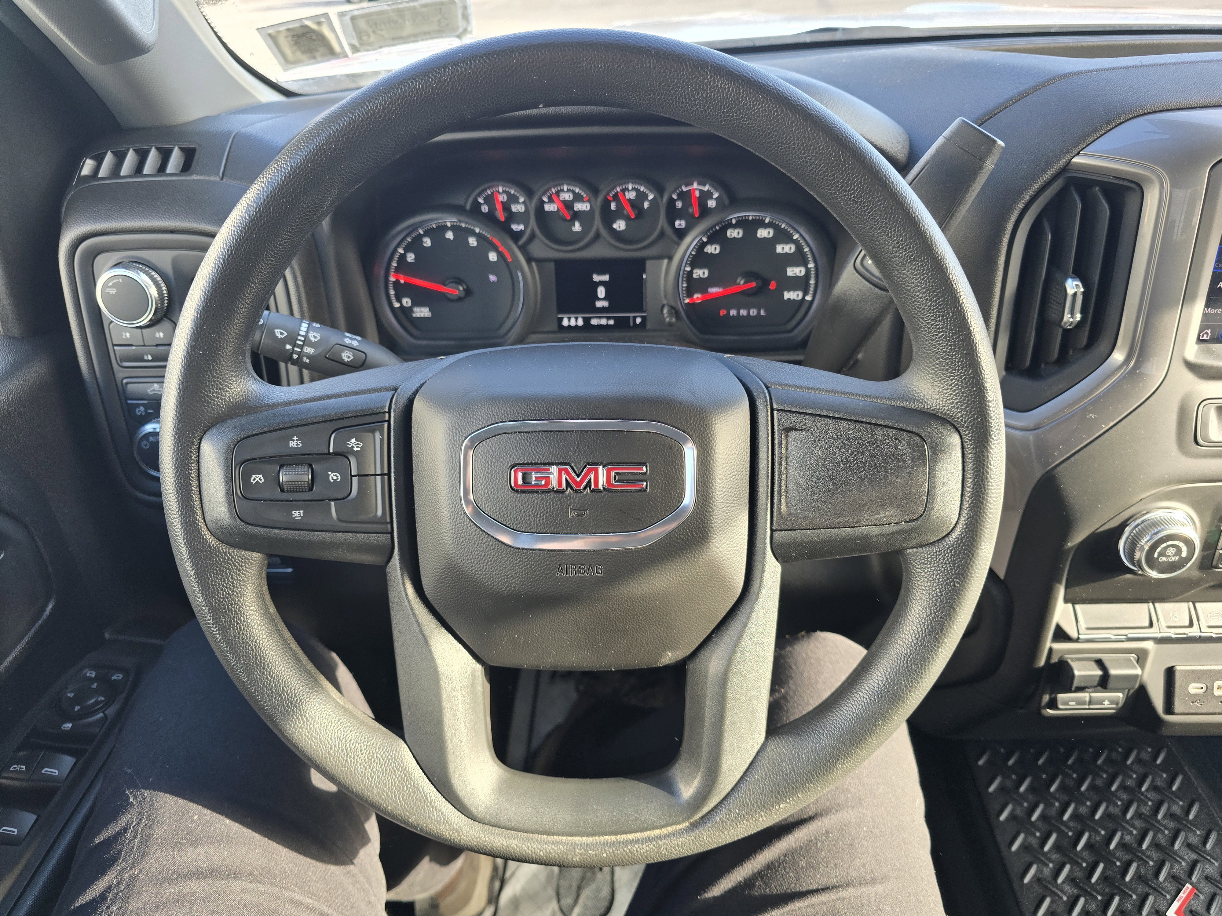 Used 2024 GMC Sierra 2500 Pro w/ Convenience Package image 18