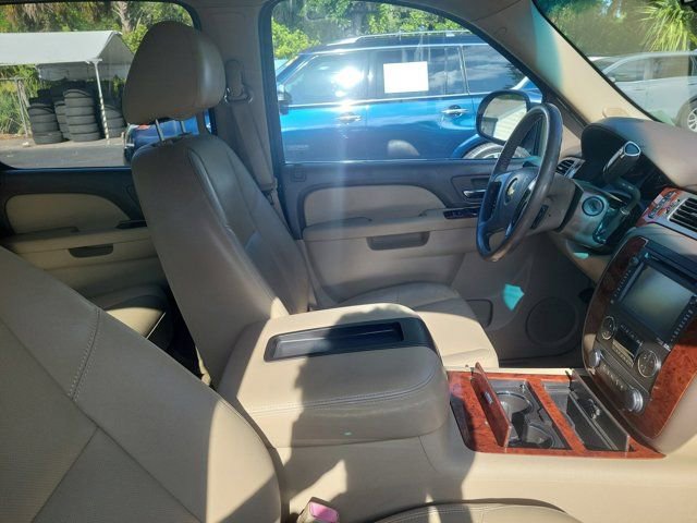 Used 2013 Chevrolet Avalanche LTZ AWD/4WD image 5