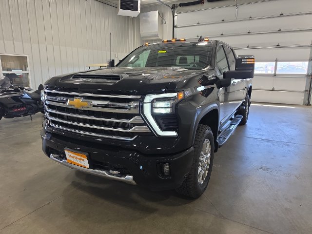 Used 2026 Chevrolet Silverado 3500 High Country AWD/4WD image 4