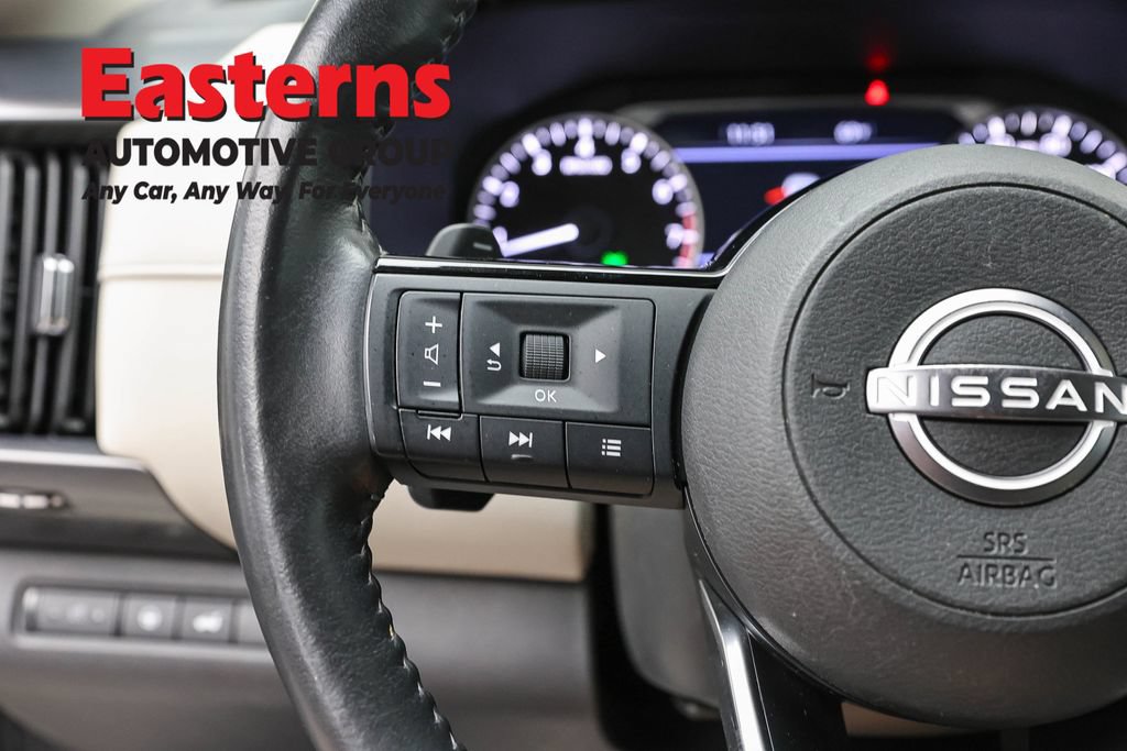 Used 2022 Nissan Pathfinder SL AWD/4WD image 14