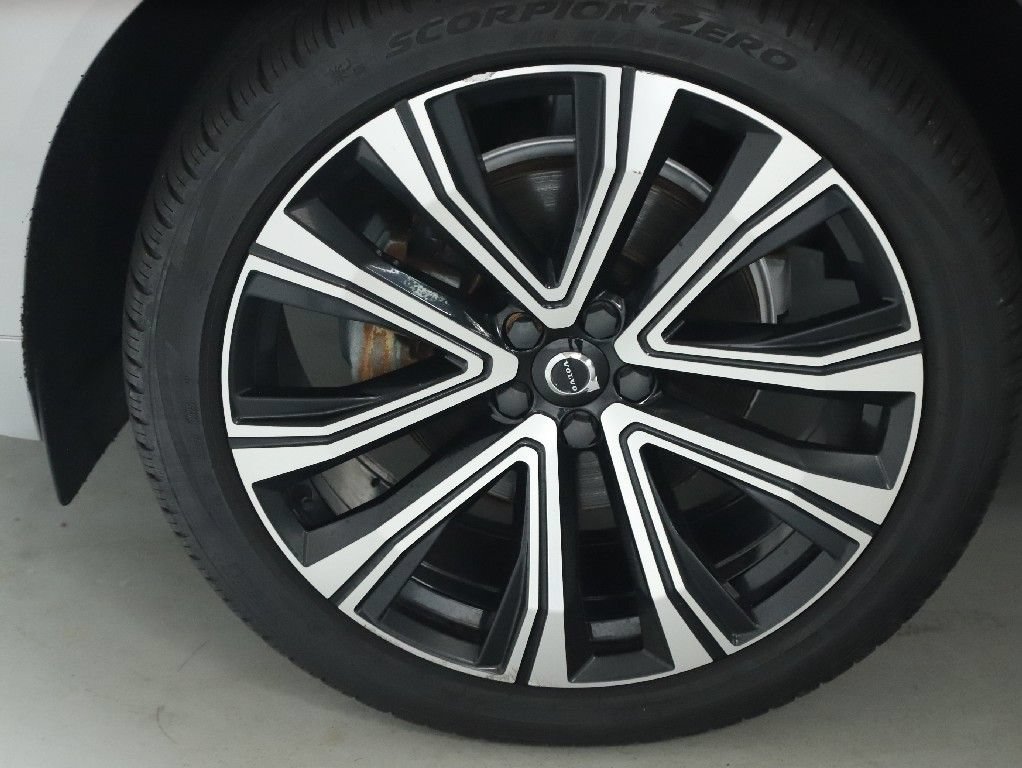 Used 2023 Volvo XC60 B5 Ultimate w/ Climate Package AWD/4WD image 39
