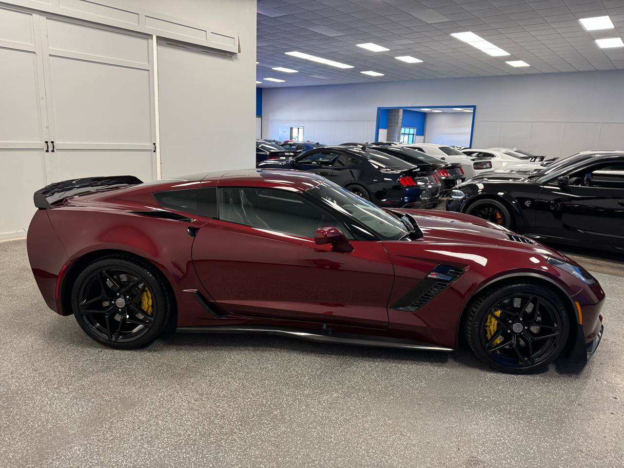 Used 2017 Chevrolet Corvette Z06 w/ Chrome Badge Package RWD image 7