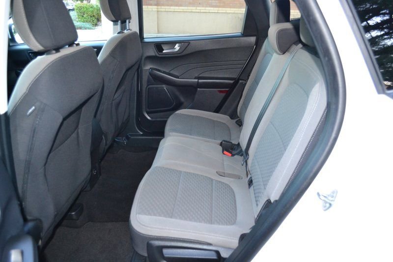 Used 2021 Ford Escape SE image 33