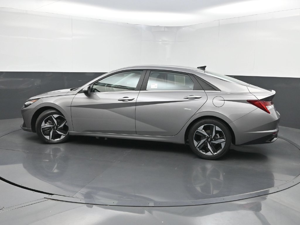 Used 2022 Hyundai Elantra Limited FWD image 42
