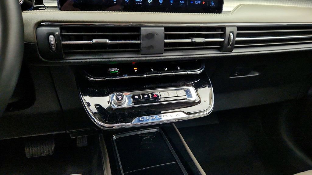Used 2023 Lincoln Corsair AWD w/ Equipment Group 101A image 15