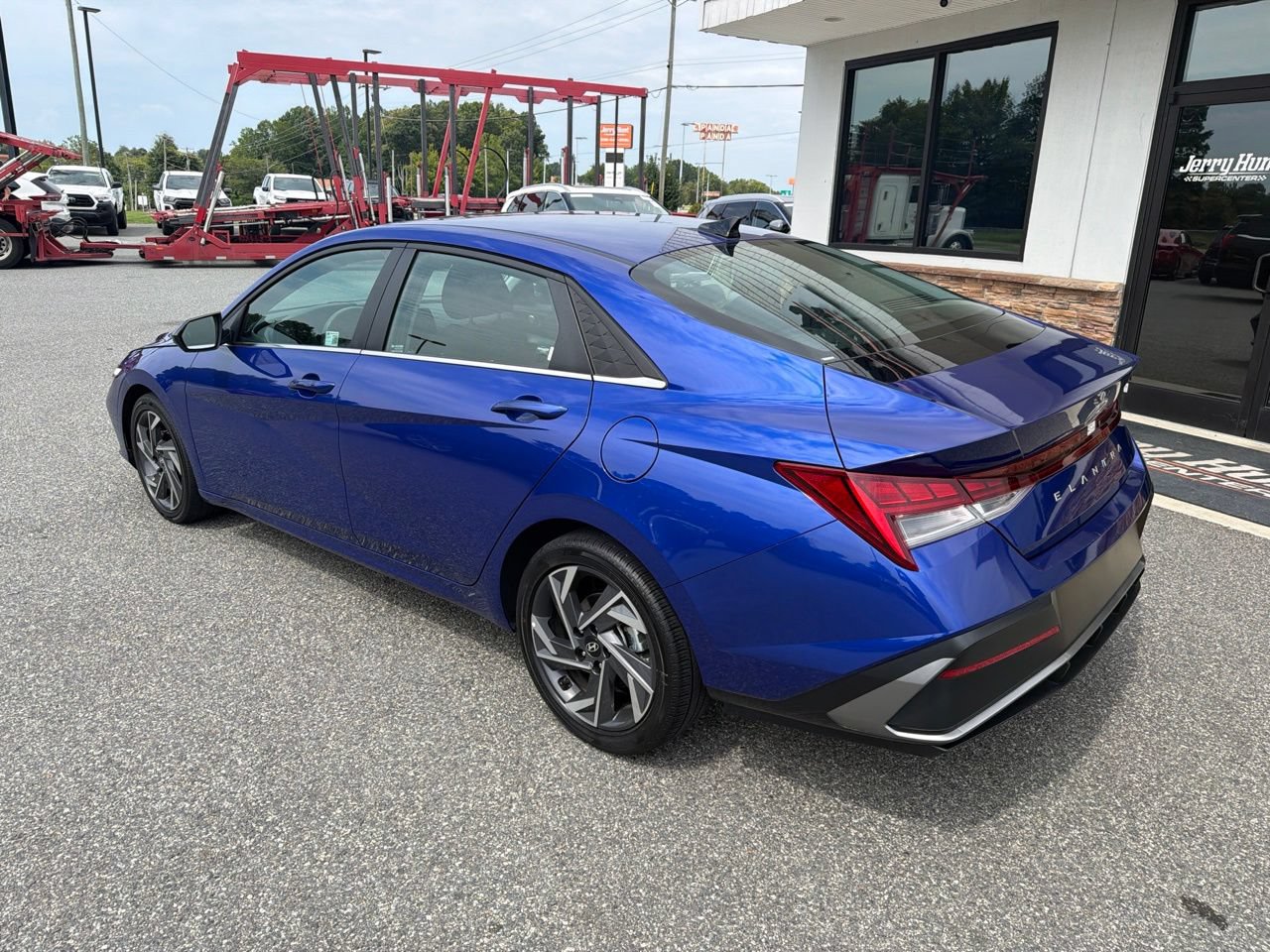 Used 2025 Hyundai Elantra SEL FWD image 7