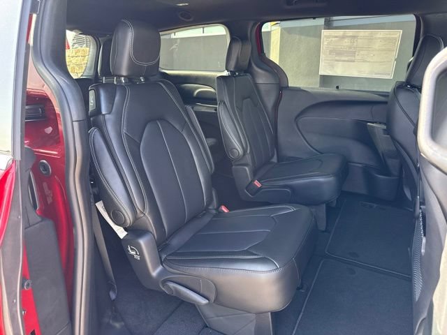 New 2027 Chrysler Pacifica Select FWD image 11