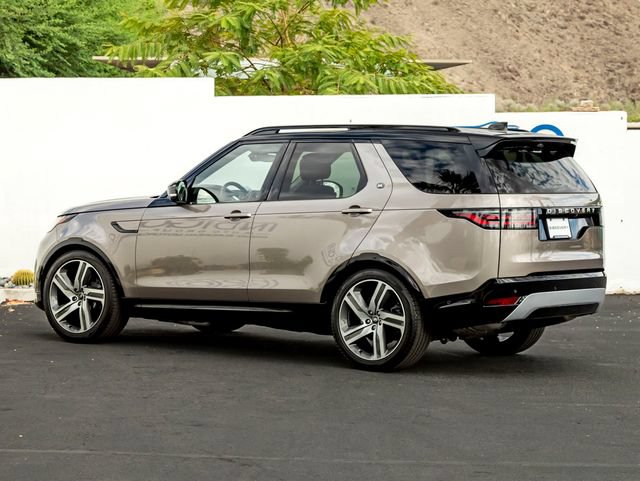 Certified 2025 Land Rover Discovery Metropolitan Edition AWD/4WD image 9