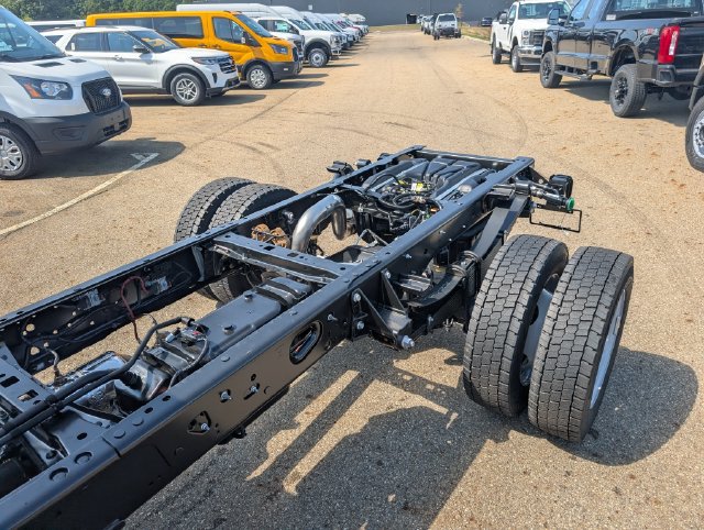 New 2026 Ford F550 4x4 Regular Cab Super Duty image 15