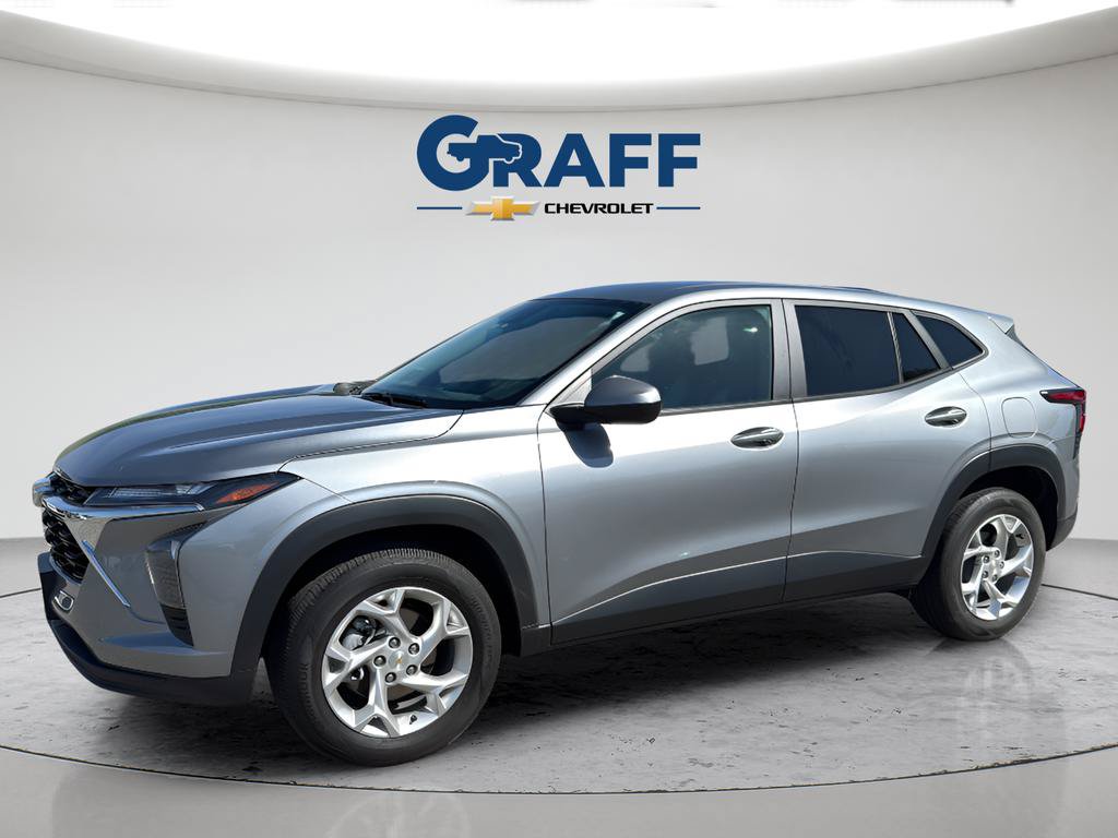 Used 2024 Chevrolet Trax LS w/ LS Convenience Package FWD image 2