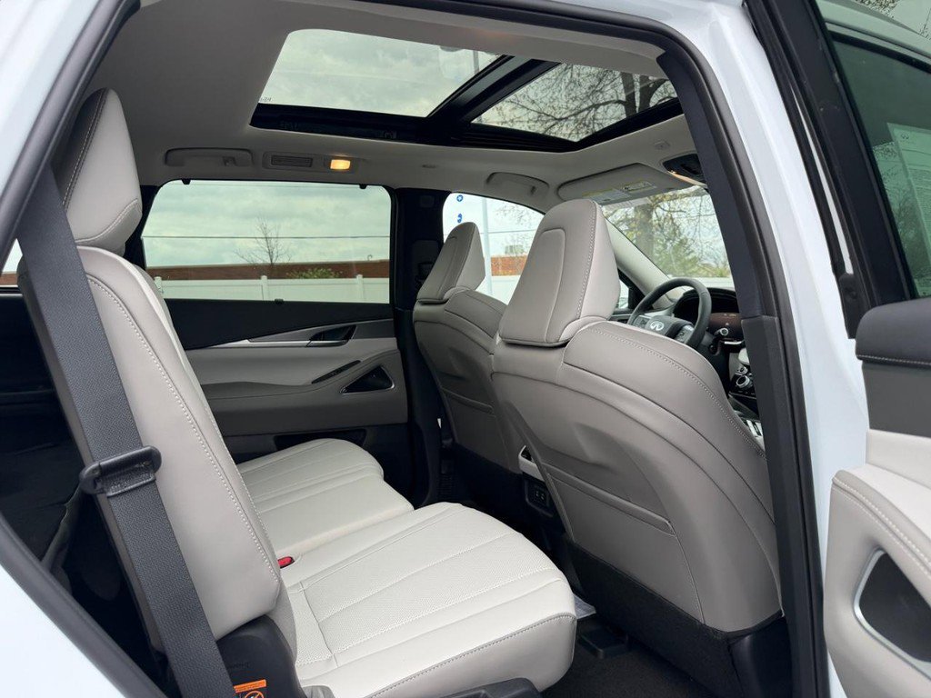 New 2026 INFINITI QX60 Luxe w/ Cargo Package image 4
