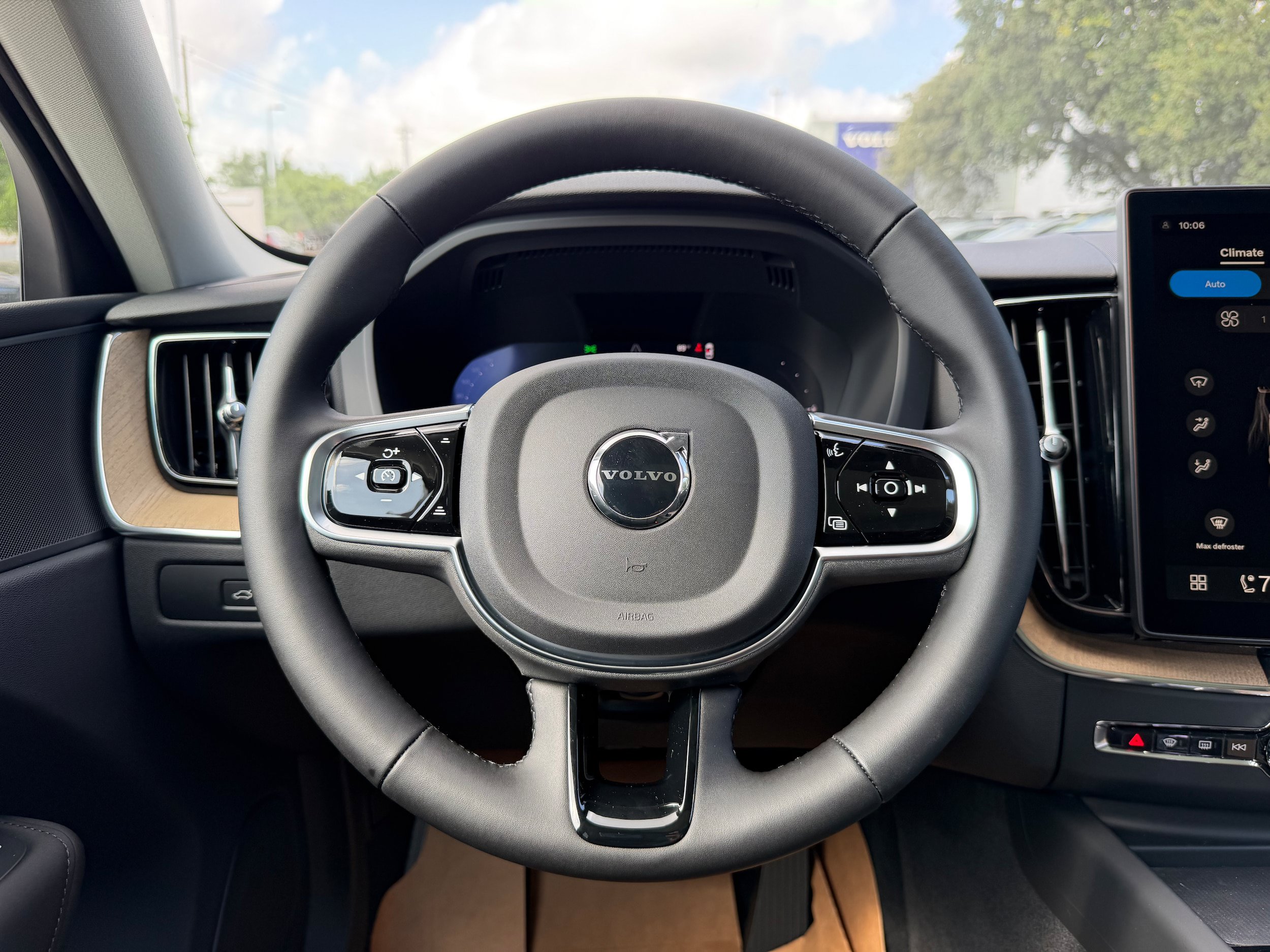 New 2026 Volvo XC60 T8 Plus AWD/4WD image 14