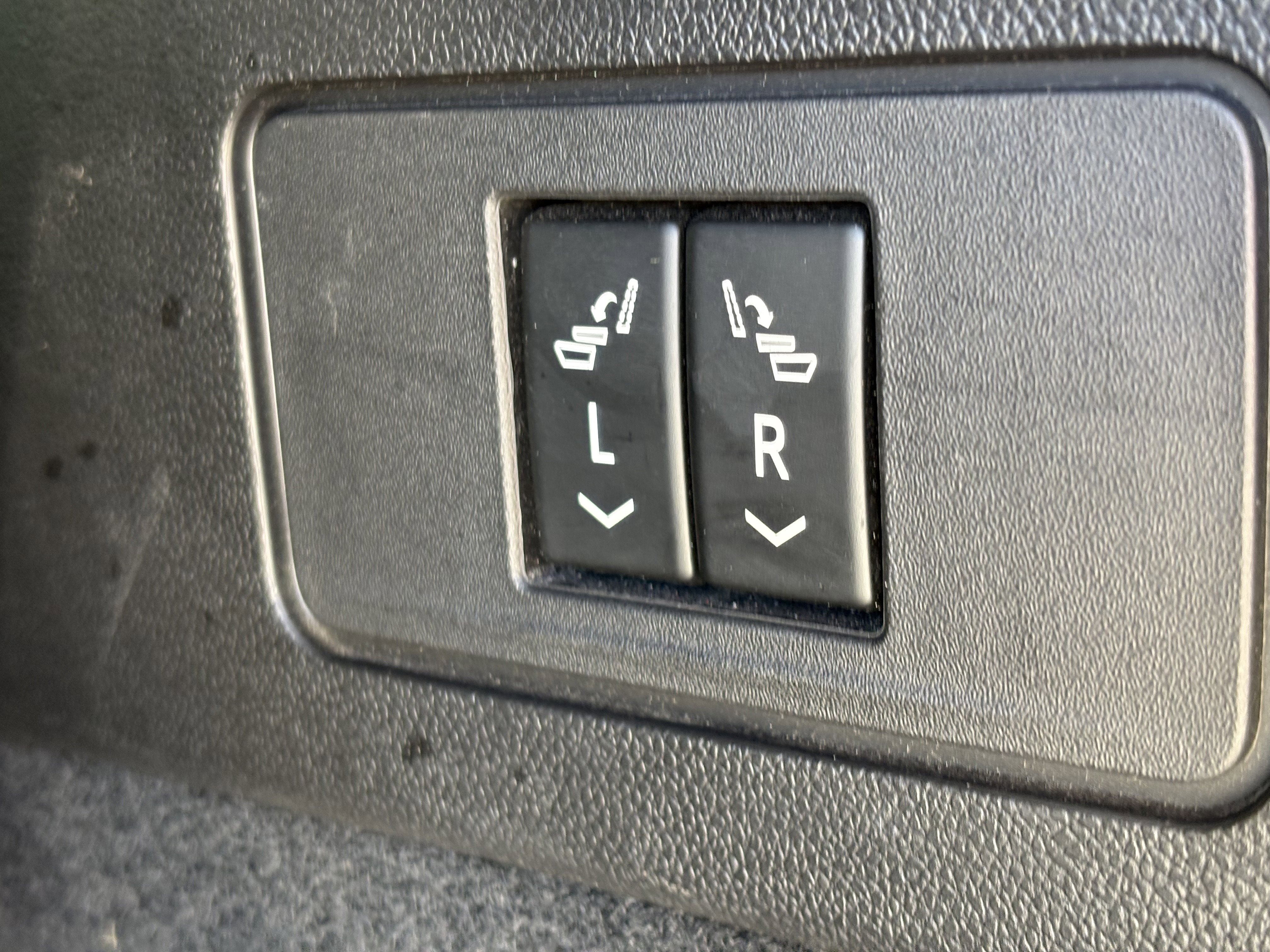 Certified 2024 Cadillac XT6 Luxury w/ LPO, Floor Liner Package image 10