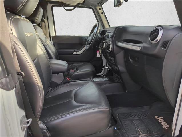 Used 2016 Jeep Wrangler Sahara w/ Connectivity Group image 26