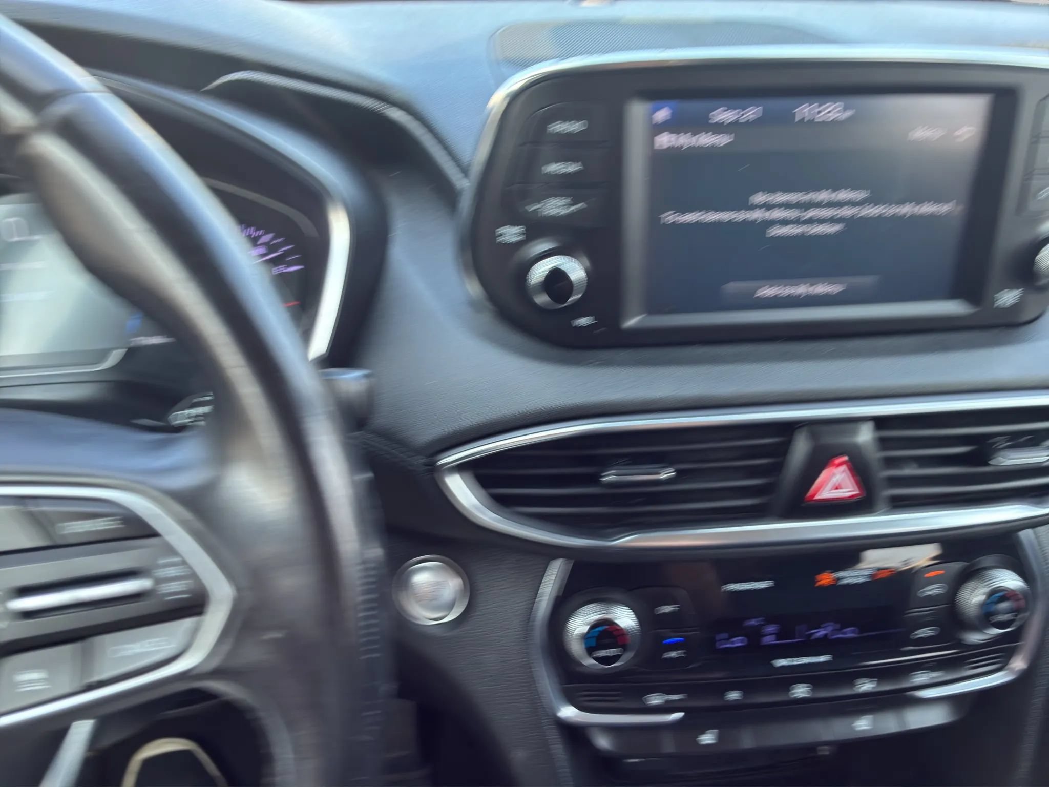 Used 2019 Hyundai Santa Fe SEL w/ Cargo Package AWD/4WD image 17