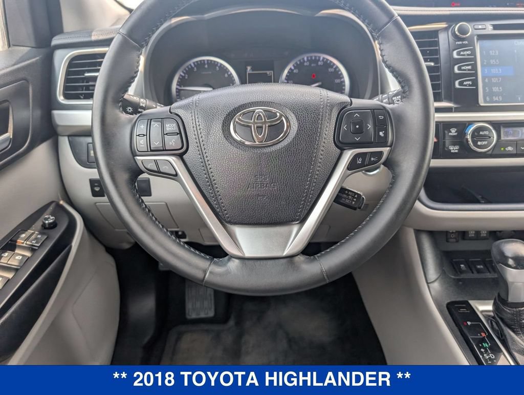 Used 2018 Toyota Highlander XLE w/ Carpet Mat Package (TMS) AWD/4WD image 20
