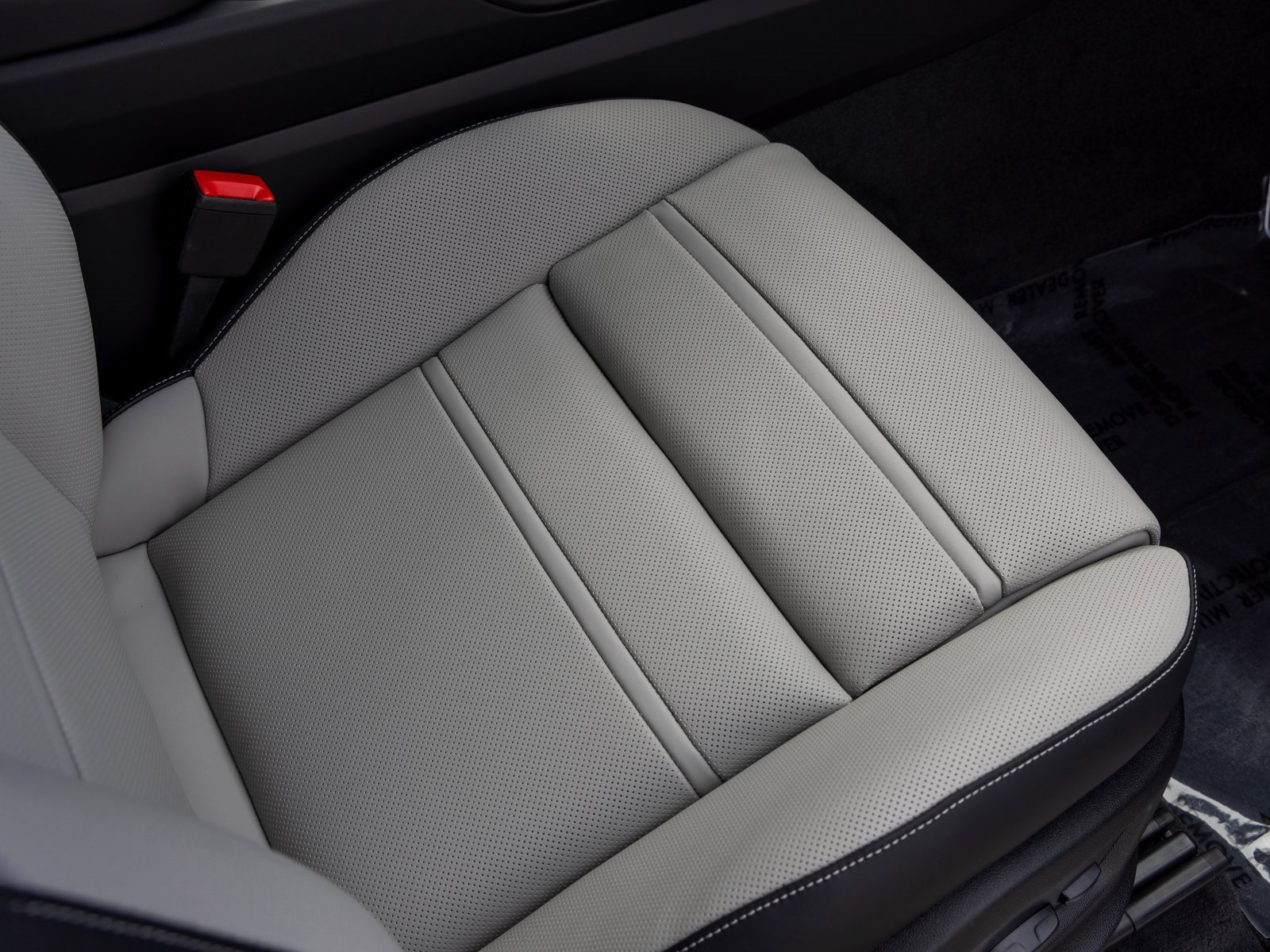 New 2025 Porsche Cayenne Coupe image 46