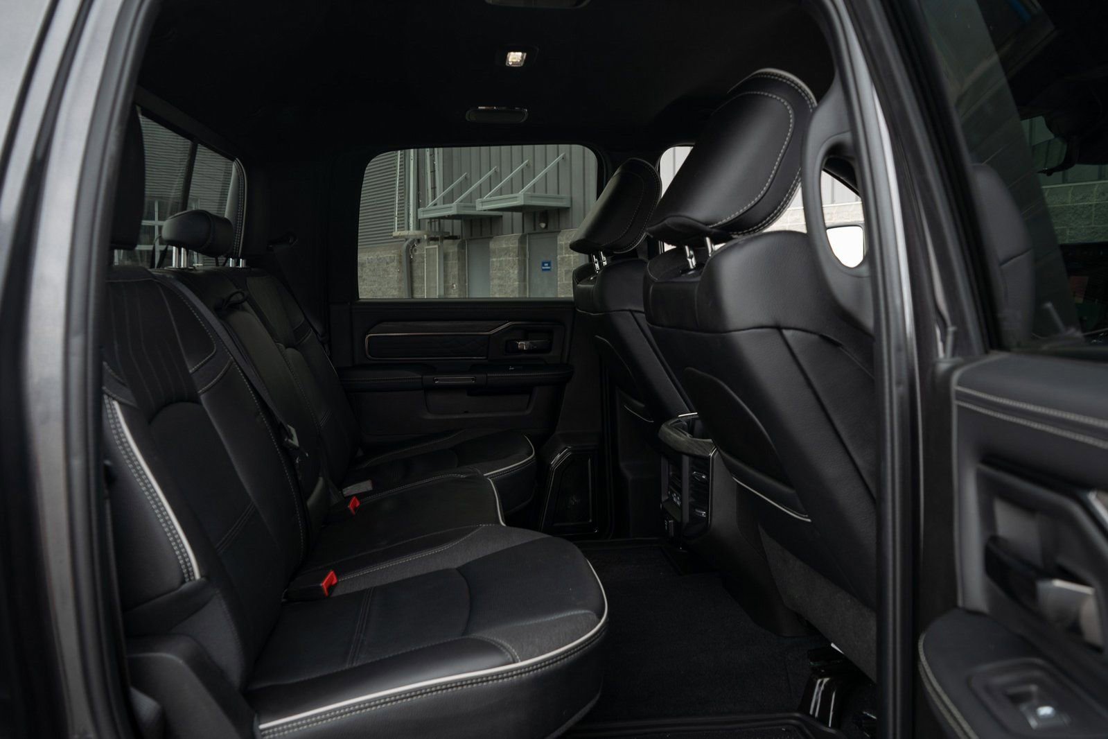 Used 2025 RAM 3500 Limited image 32