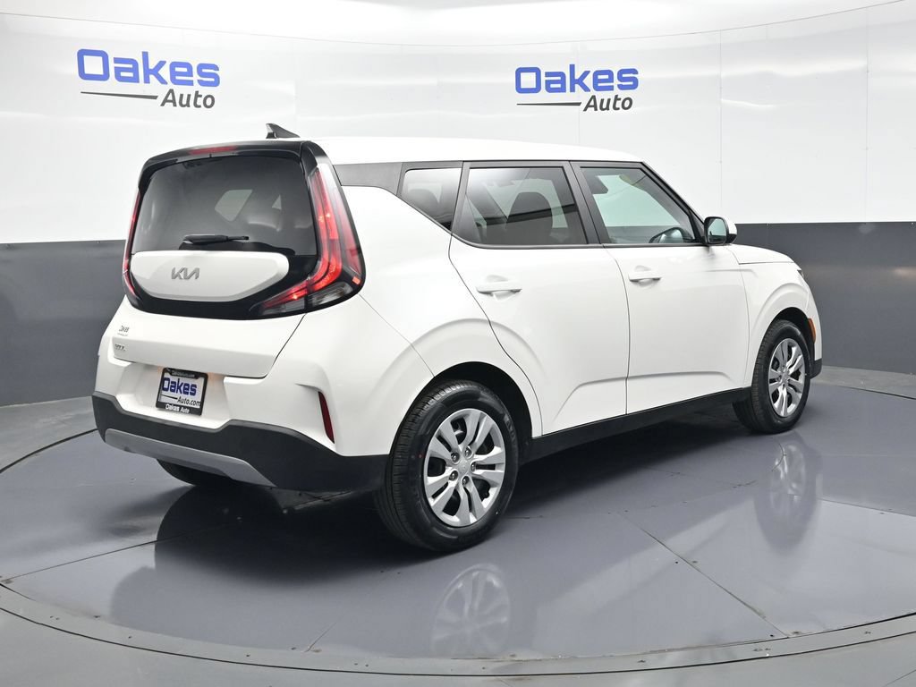 Used 2023 Kia Soul LX FWD image 7