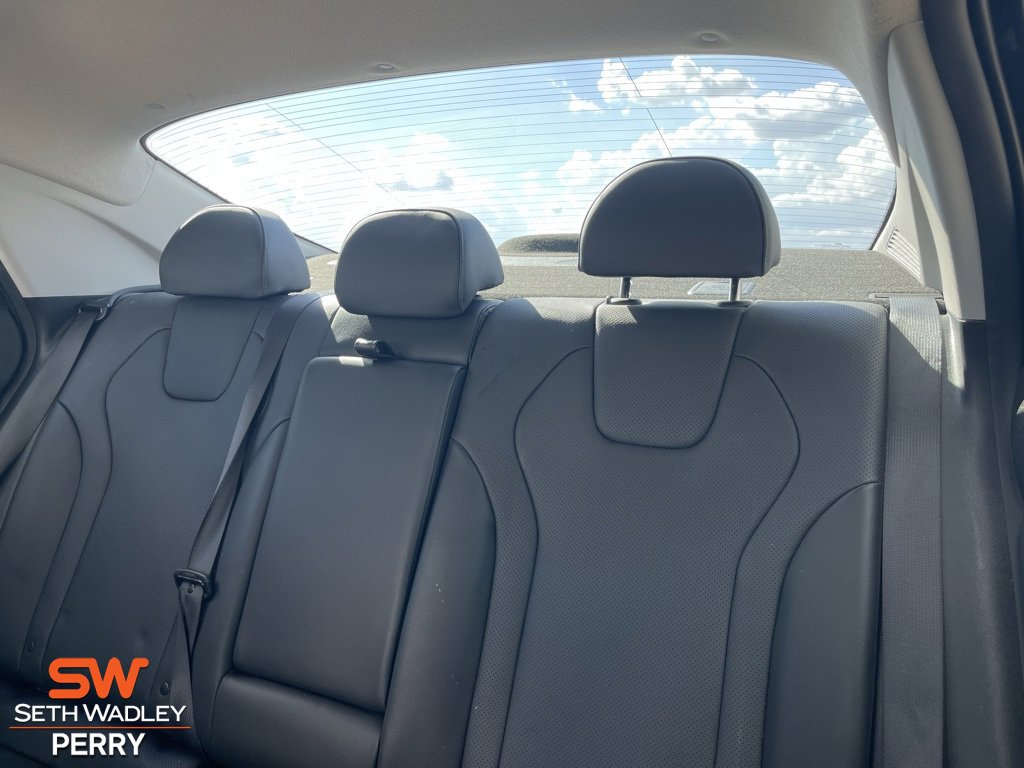 Used 2023 Hyundai Elantra Limited image 22