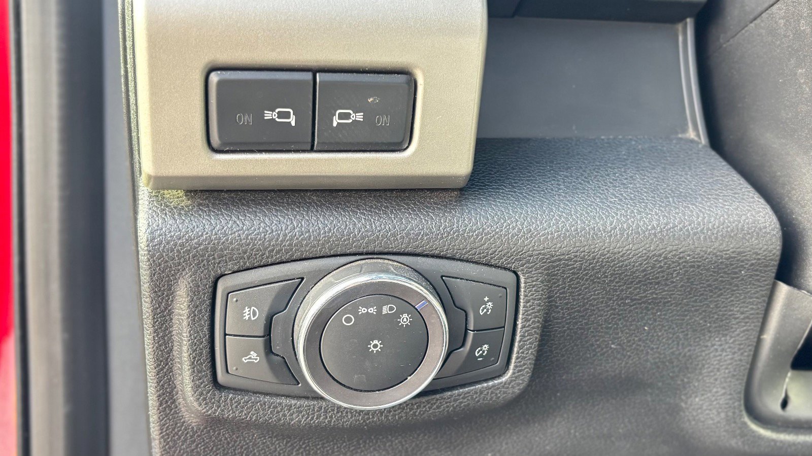 Certified 2019 Ford F150 Lariat w/ Equipment Group 502A Luxury image 34