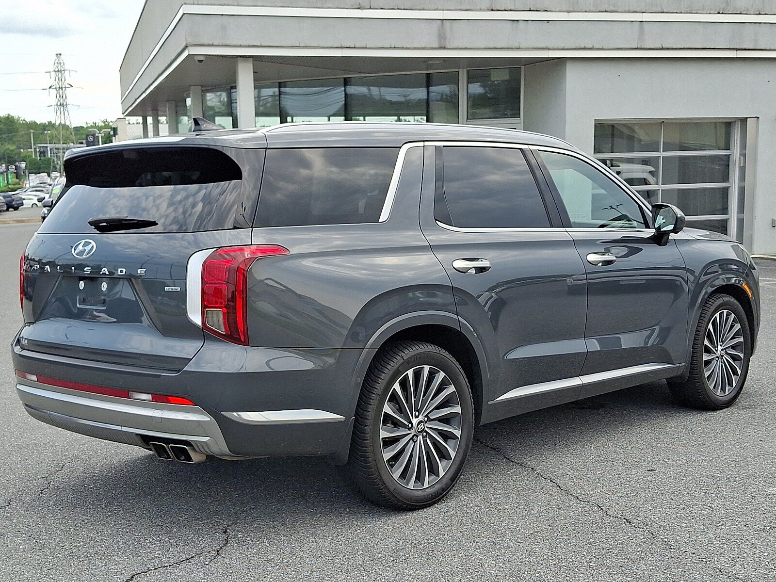 Used 2023 Hyundai Palisade Calligraphy w/ Winter Package AWD/4WD image 5