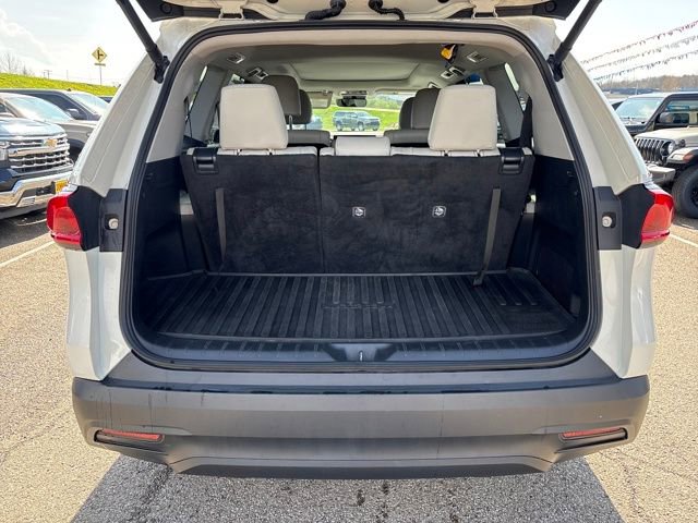 Used 2024 Toyota Grand Highlander XLE image 3