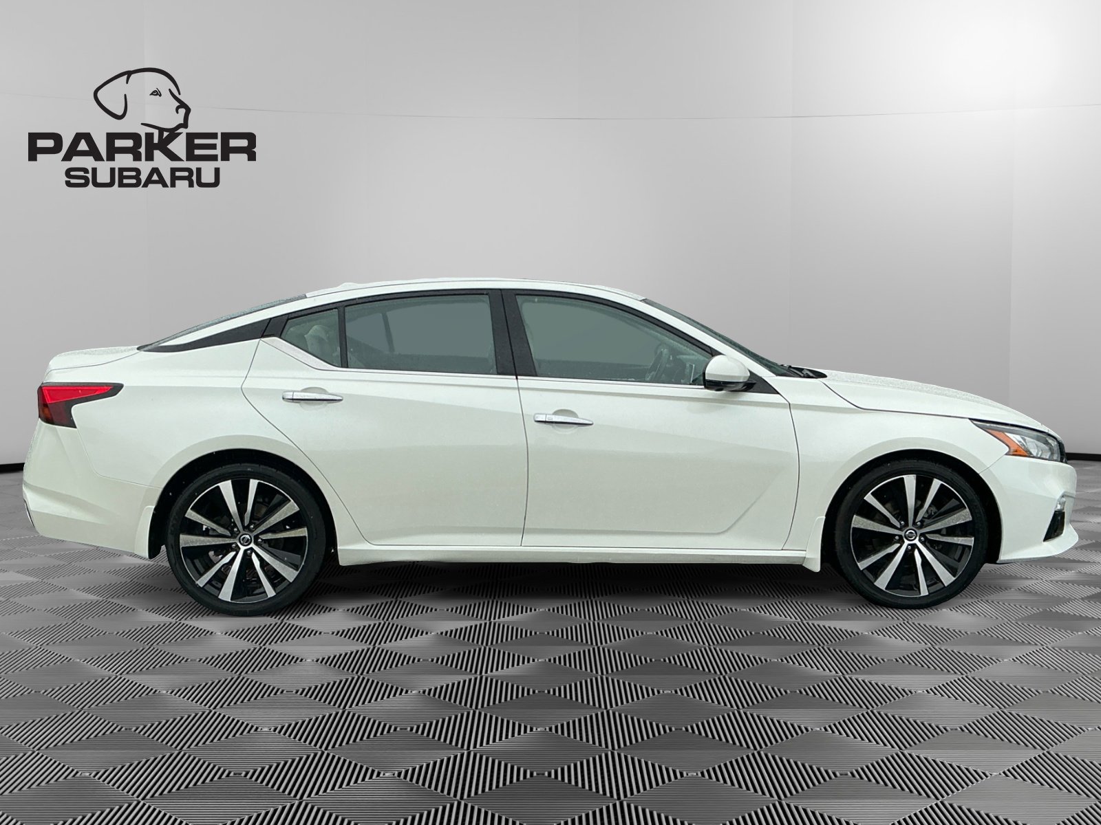 Used 2020 Nissan Altima 2.0 Platinum FWD image 6