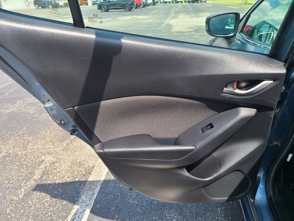 Used 2016 MAZDA MAZDA3 i Sport w/ Preferred Equipment Package FWD image 16