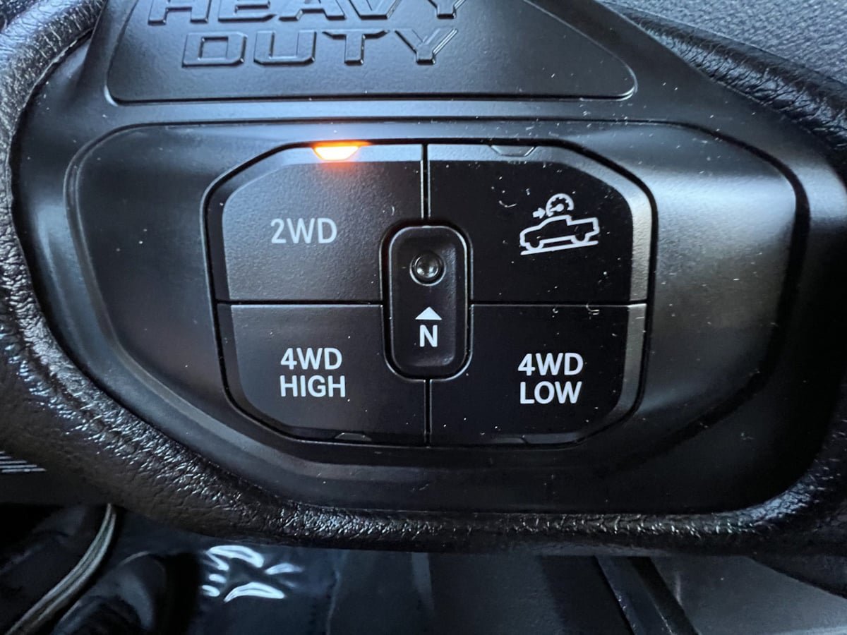 Used 2025 RAM 2500 Laramie AWD/4WD image 33