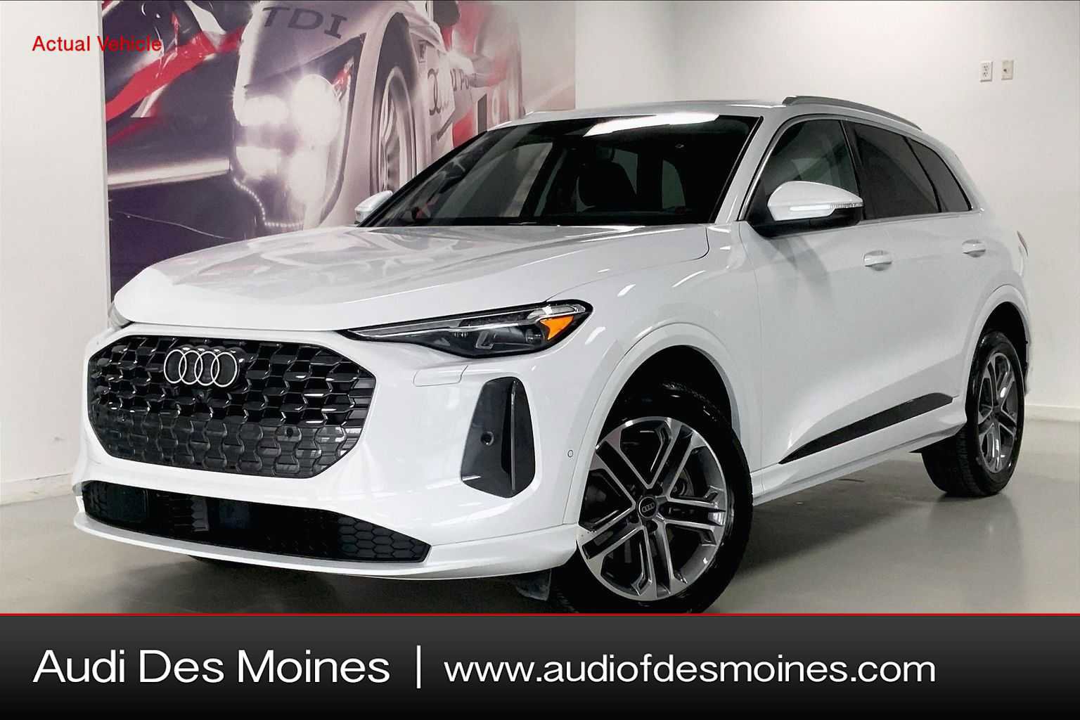 Used 2025 Audi Q5 Premium Plus w/ Premium Plus AWD/4WD image 1
