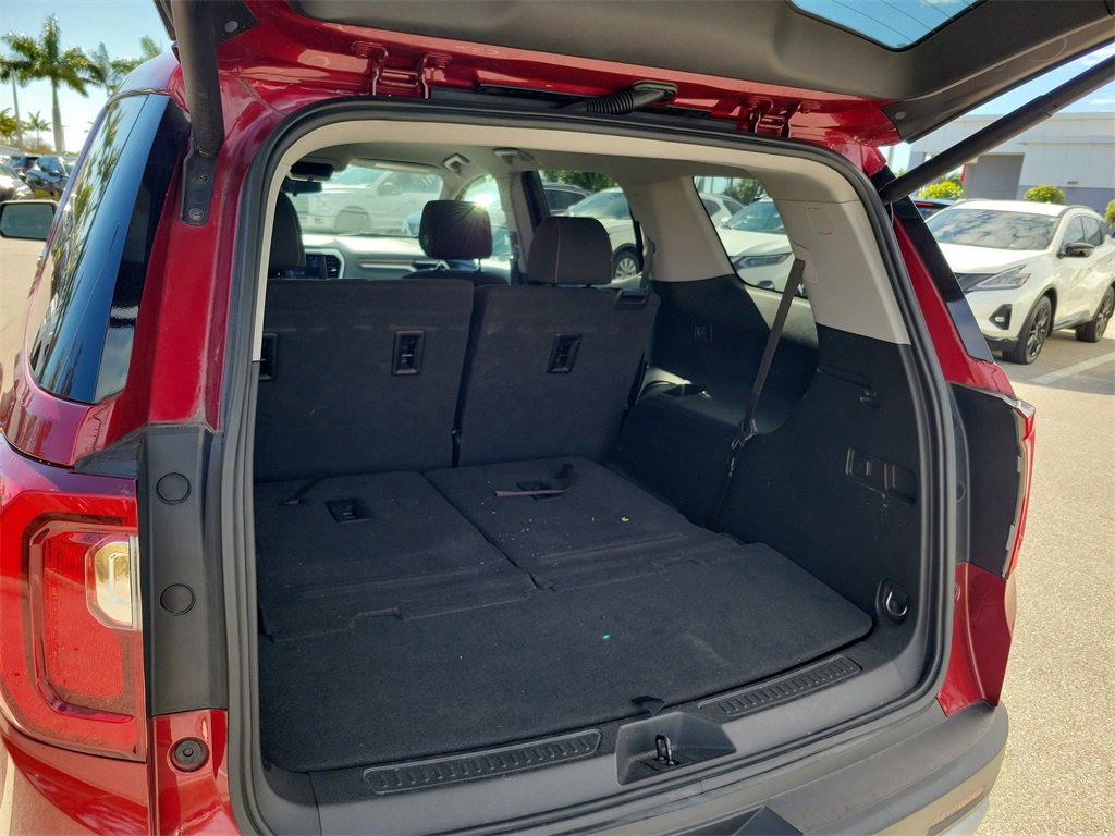 Used 2020 GMC Acadia SLE w/ Driver Convenience Package image 13