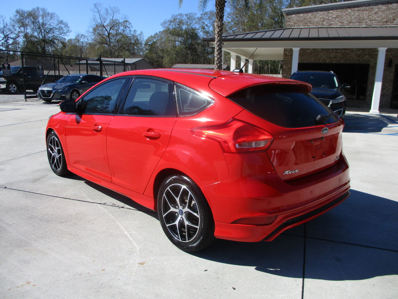 Used 2015 Ford Focus SE w/ SE Sport Package image 20