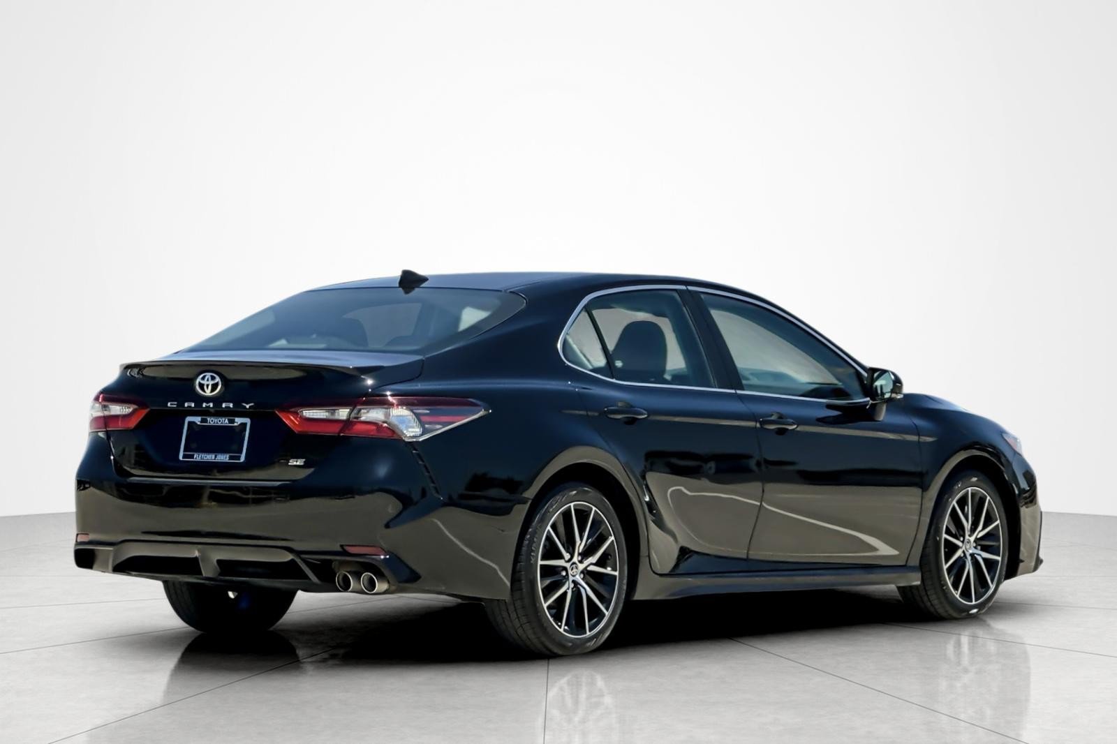 Certified 2022 Toyota Camry SE FWD image 5