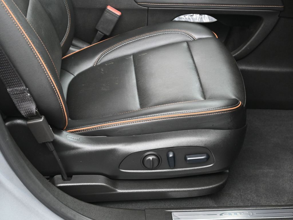 Used 2023 GMC Acadia AT4 w/ Technology Package AWD/4WD image 10