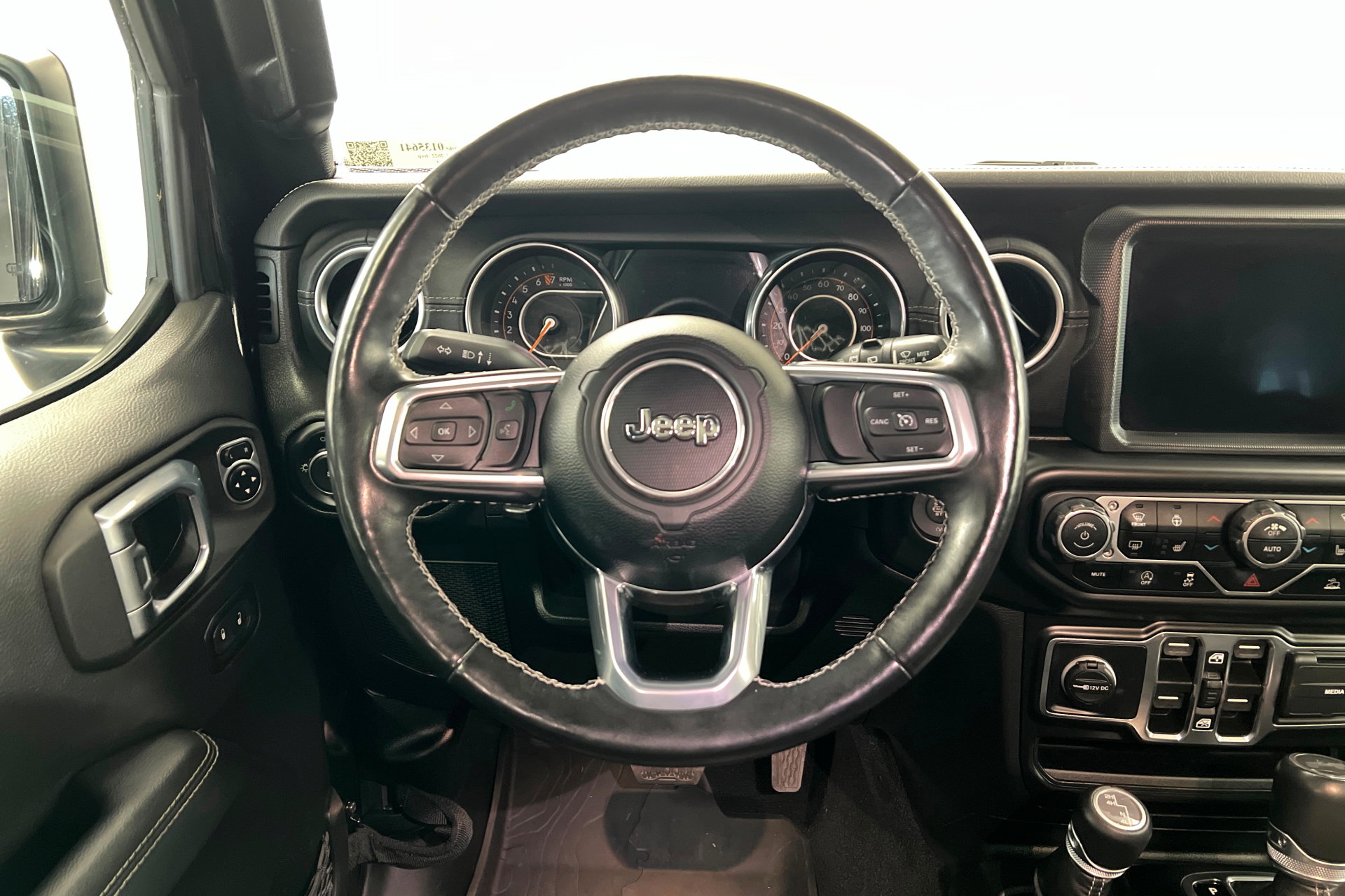 Used 2022 Jeep Wrangler Unlimited Sahara w/ Cold Weather Group image 13