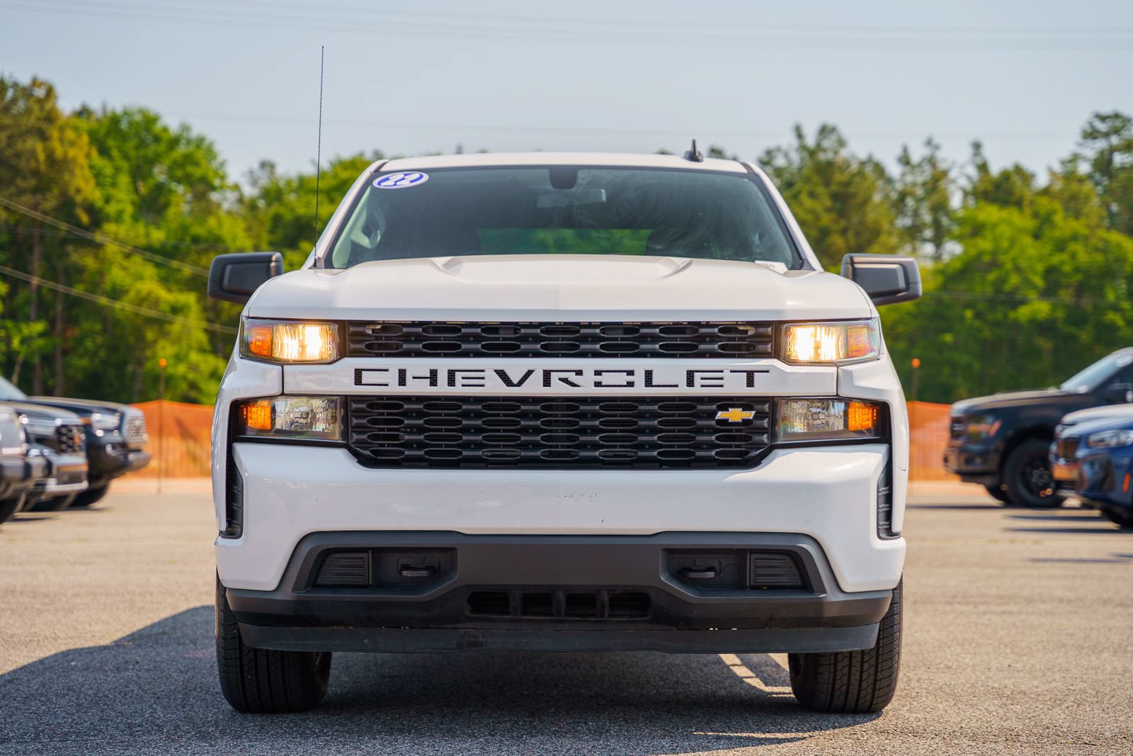 Used 2022 Chevrolet Silverado 1500 Custom AWD/4WD image 2