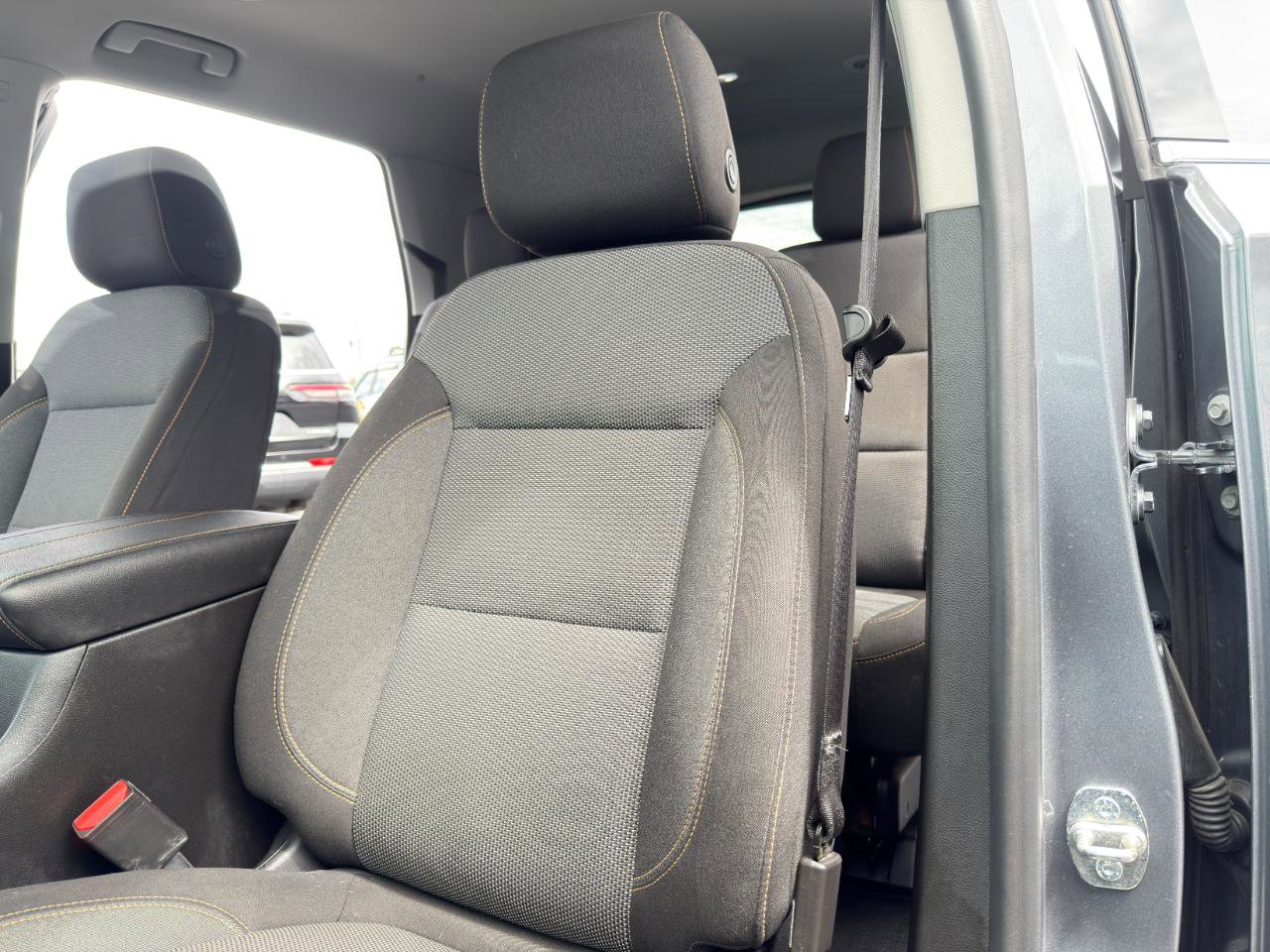 Used 2019 Chevrolet Traverse LT w/ LPO, Floor Liner Package AWD/4WD image 24
