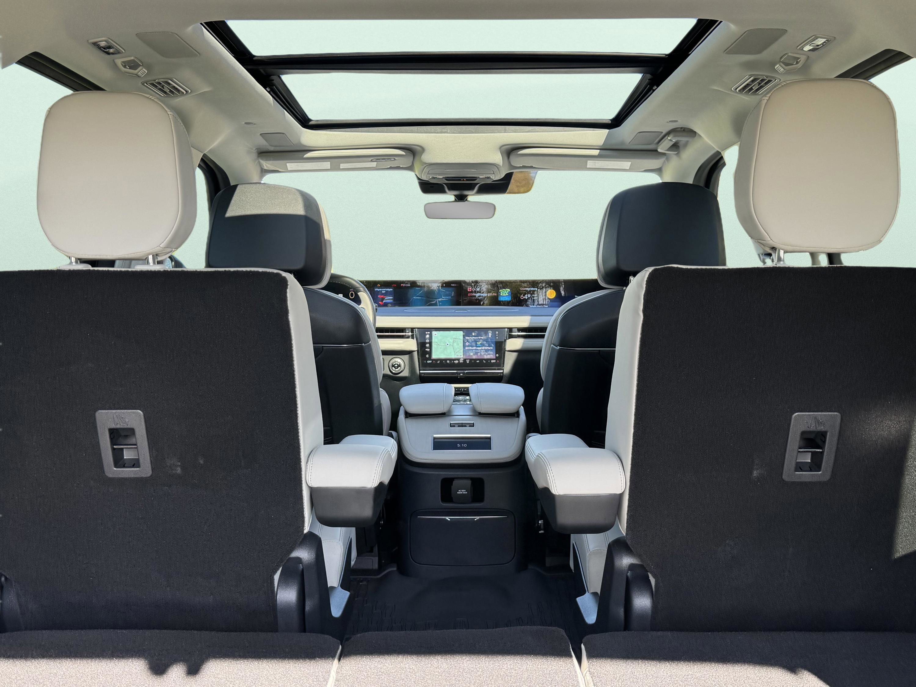 Used 2025 Lincoln Navigator Reserve AWD/4WD image 28