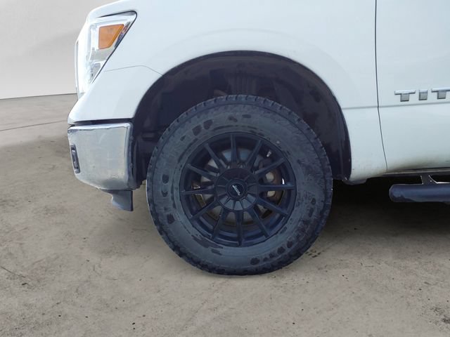 Used 2019 Nissan Titan SV AWD/4WD image 10