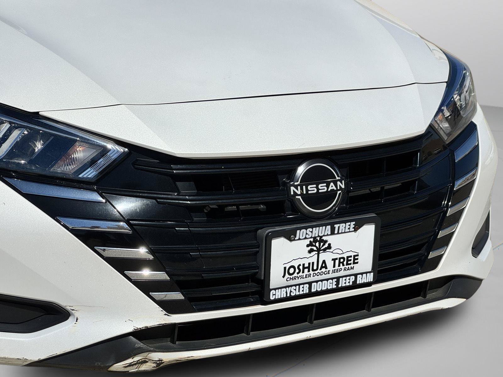 Used 2023 Nissan Versa SV FWD image 7