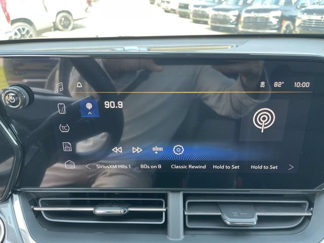 New 2026 Chevrolet Trax ACTIV w/ Sunroof Package FWD image 16