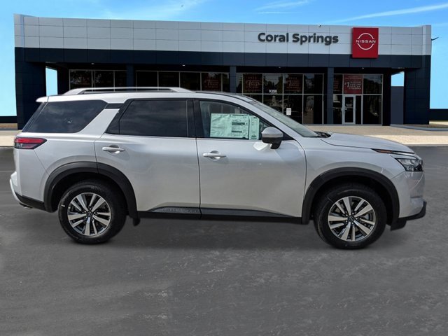 New 2025 Nissan Pathfinder SL image 6