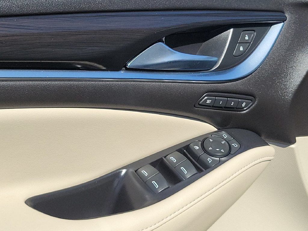 Used 2021 Buick Enclave Premium w/ Sun and Sites Package AWD/4WD image 24