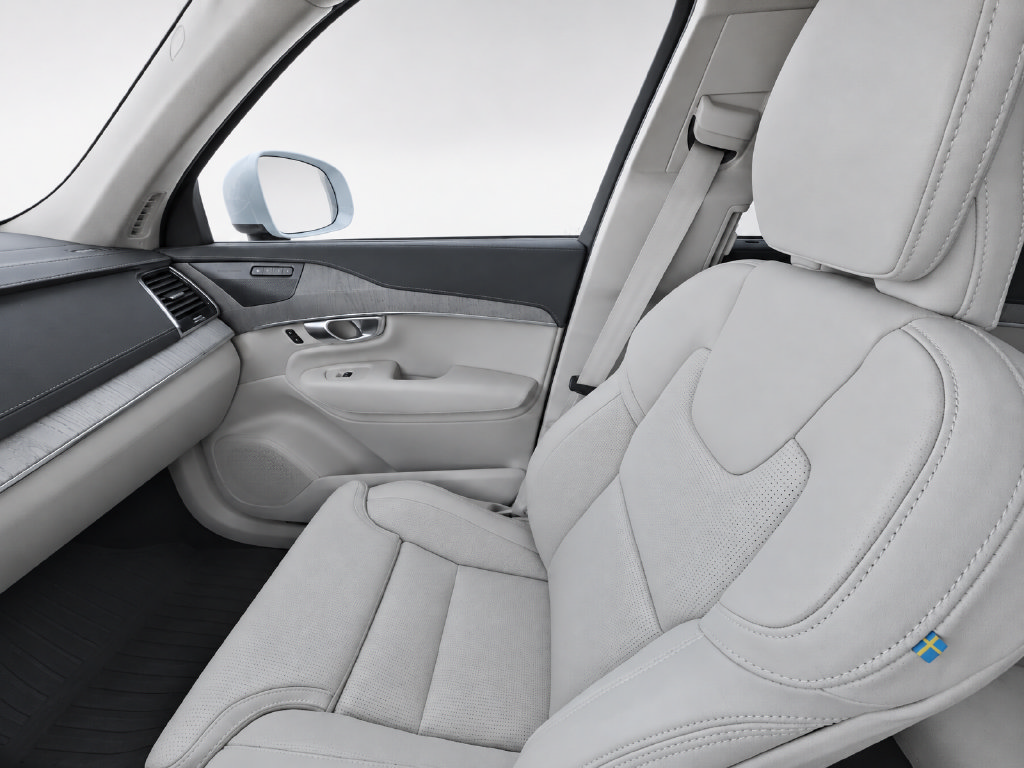 Certified 2024 Volvo XC90 B6 Ultimate w/ Protection Package AWD/4WD image 15