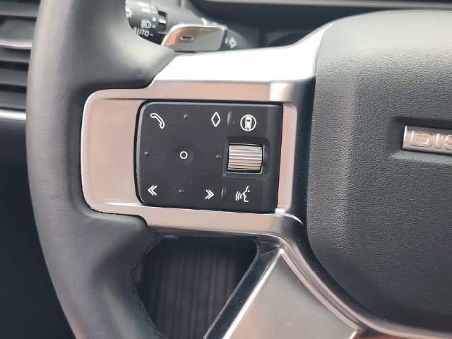 Used 2024 Land Rover Discovery Dynamic SE AWD/4WD image 28