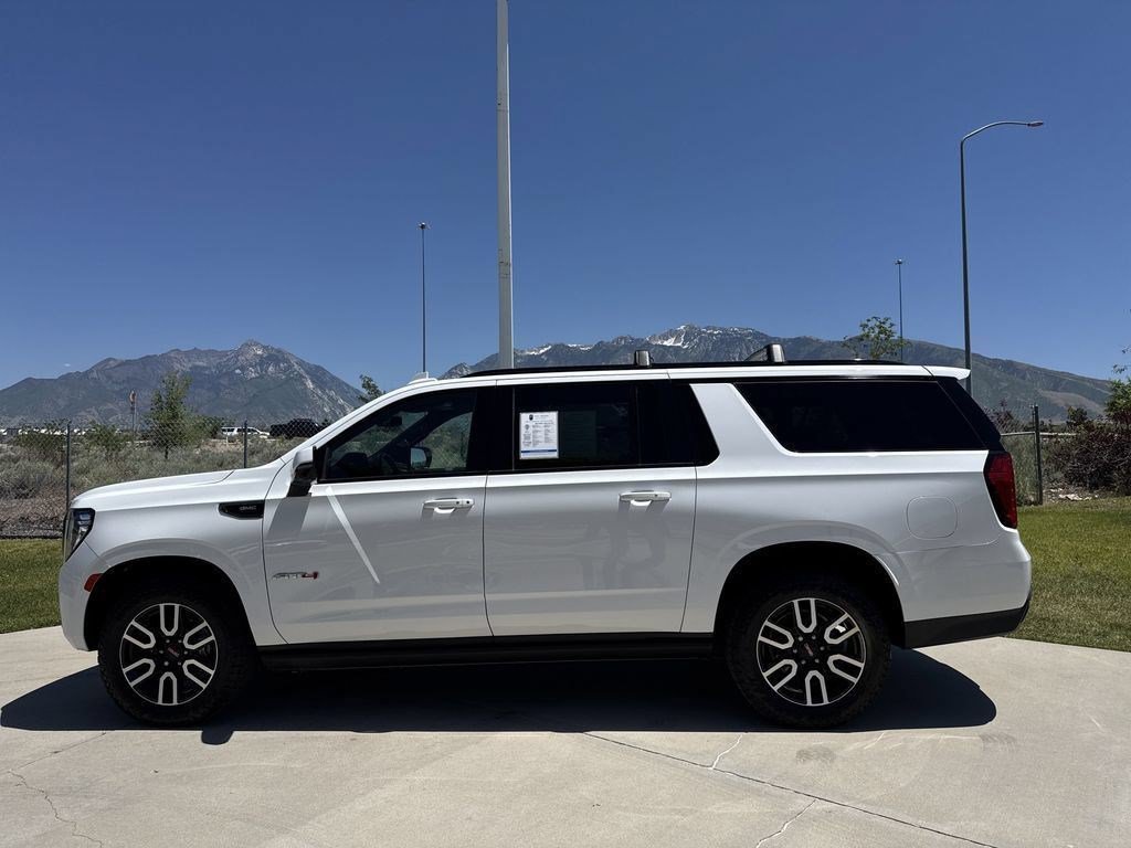 Used 2023 GMC Yukon XL AT4 w/ AT4 Premium Package AWD/4WD image 3