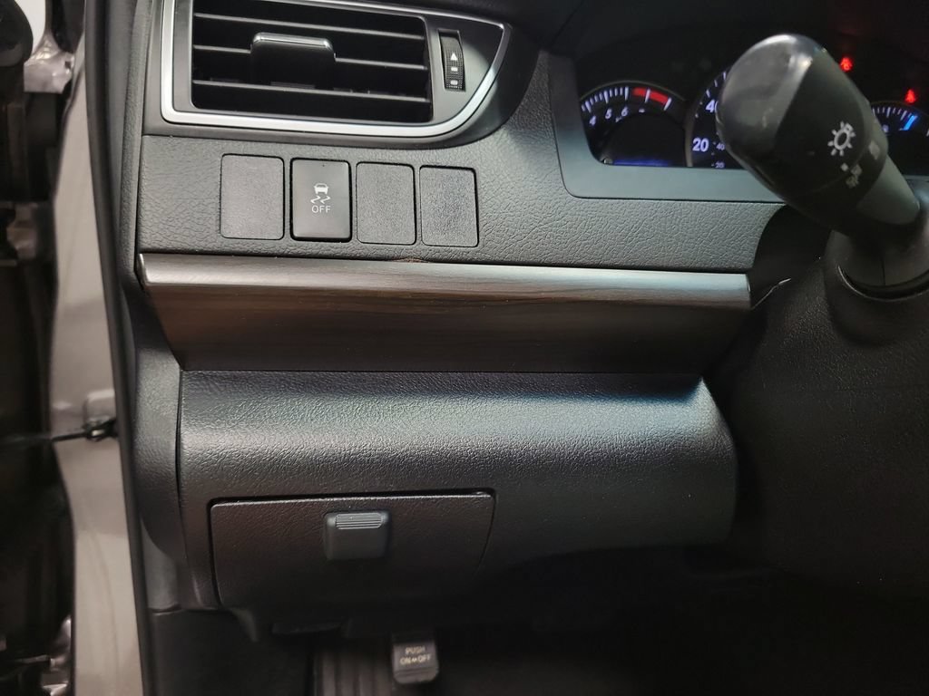 Used 2015 Toyota Camry LE FWD image 21