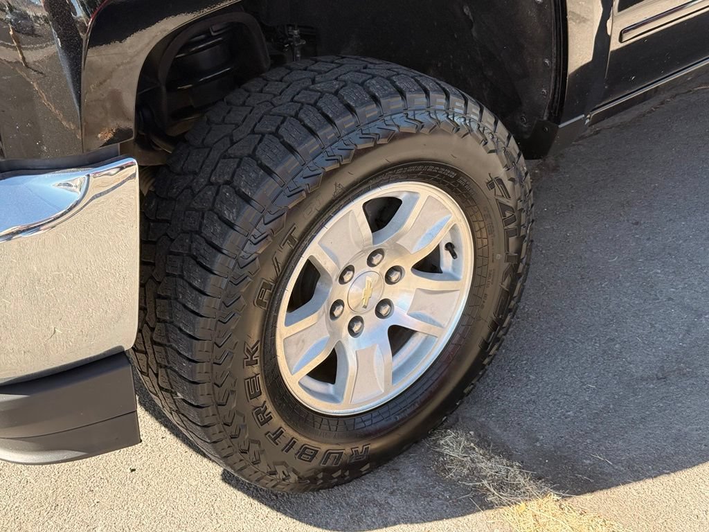 Used 2018 Chevrolet Silverado 1500 LT AWD/4WD image 12